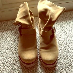 Women’s Frye suede boots. Size 7.5